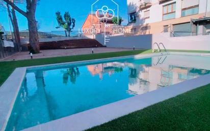 Piscina de Dúplex en venda en Begues amb Aire condicionat, Terrassa i Piscina