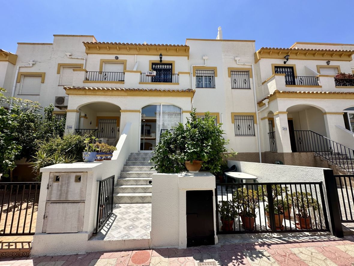 House or chalet to rent in Avenida de Escandinavia , Monte y Mar, Gran Alacant, Santa Pola
