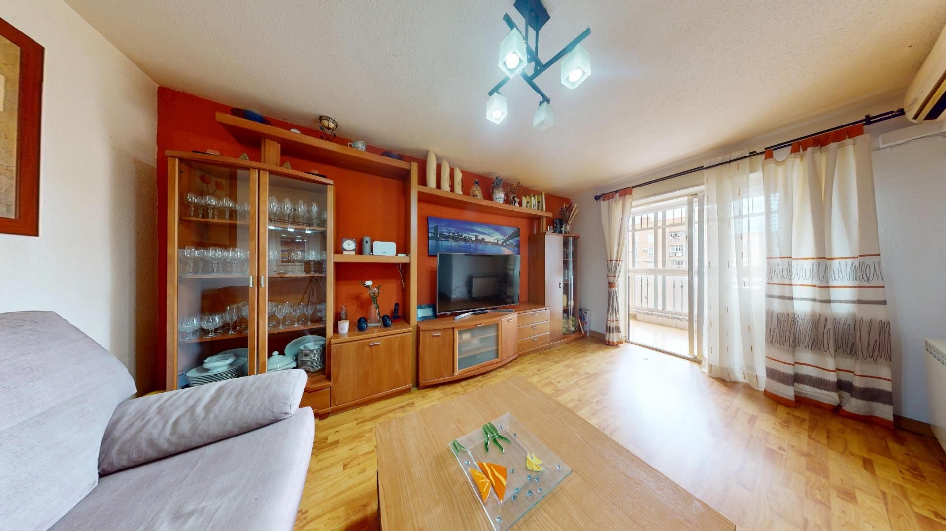 Sala d'estar de Pis en venda en  Madrid Capital amb Aire condicionat, Calefacció i Terrassa