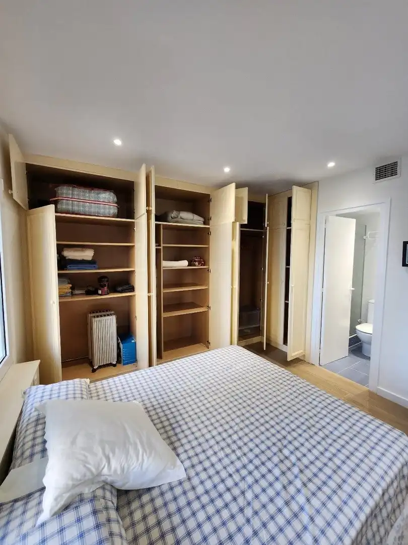 Schlafzimmer von Wohnung zur Miete in Sitges mit Klimaanlage, Privatgarten und Terrasse
