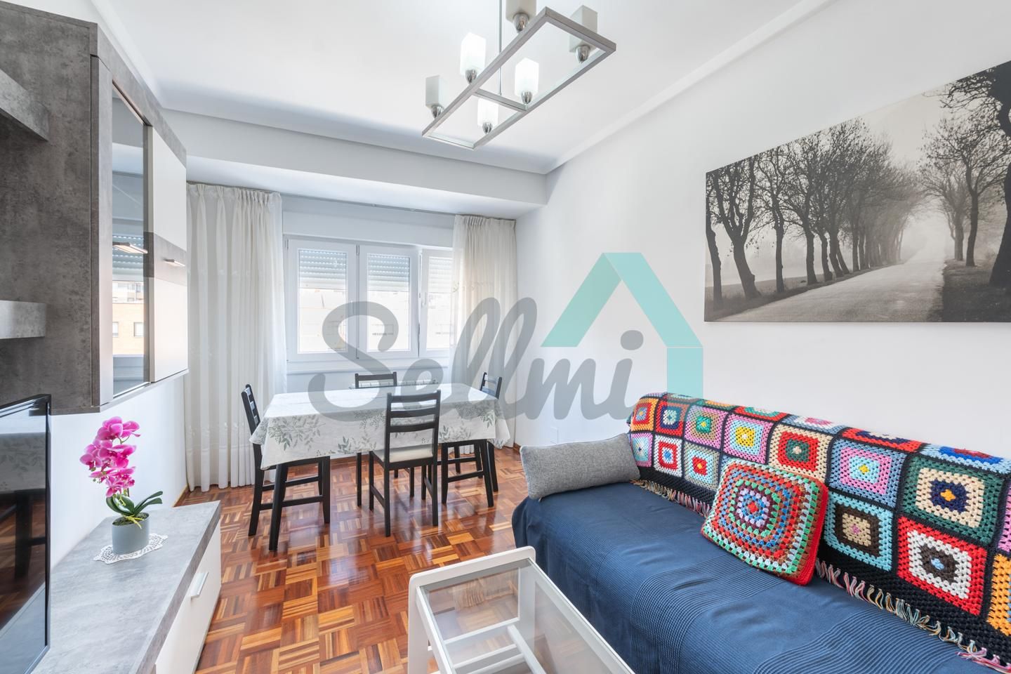 Bedroom of Flat to share in Oviedo   with Heating, Parquet flooring and Terrace