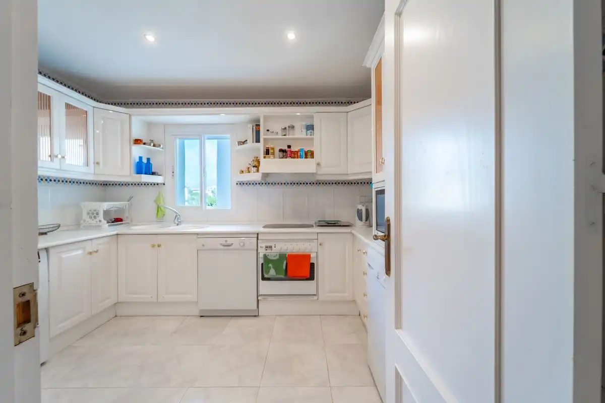Kitchen of Flat for sale in Marbella  with Air Conditioner, Heating and Private garden