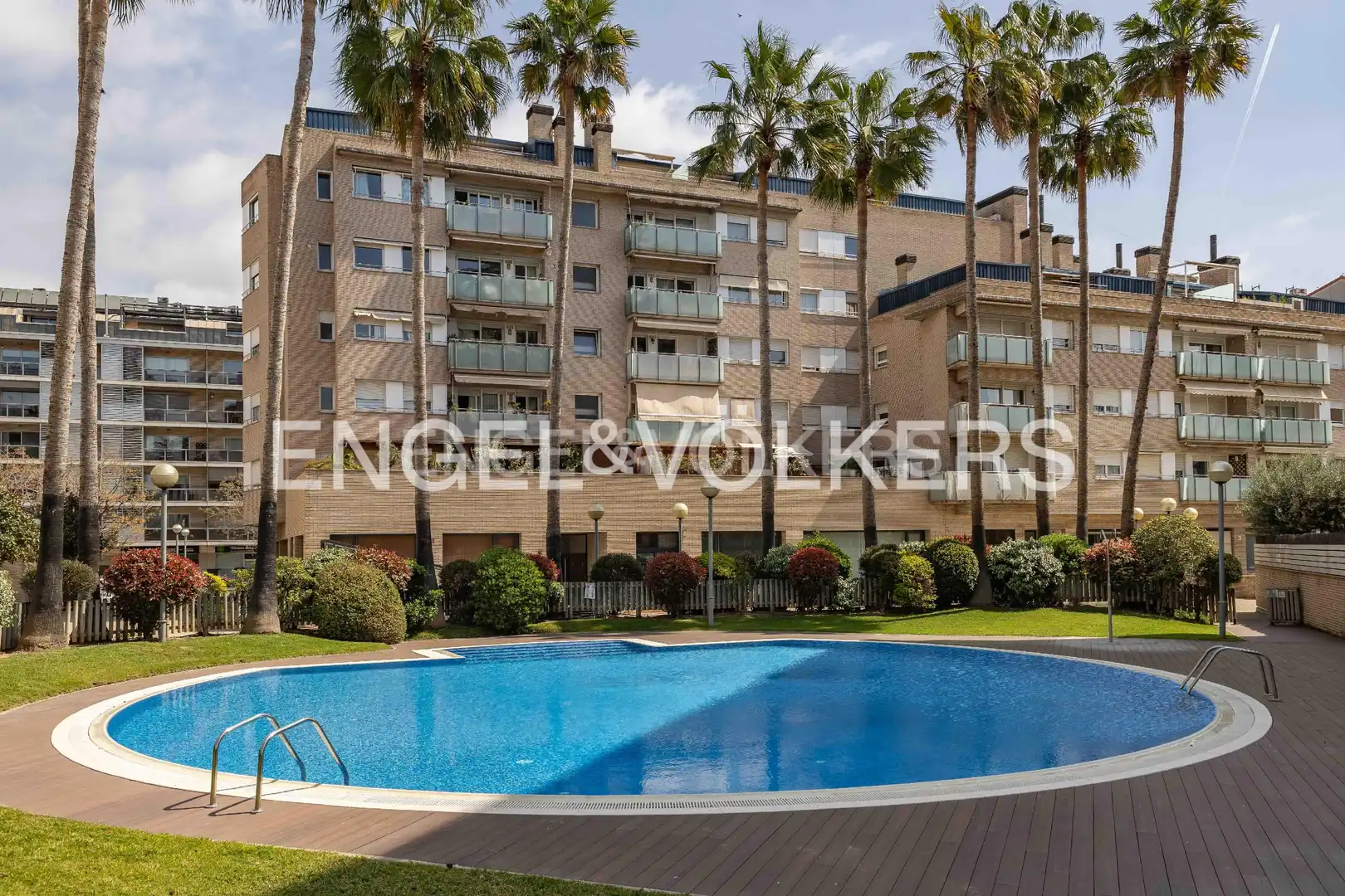 Exterior view of Flat for sale in Sant Joan Despí  with Air Conditioner, Heating and Terrace