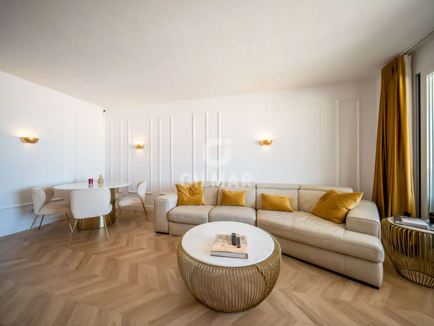 Wohnzimmer von Dachboden zum Verkauf in Madrid mit Heizung, Abstellraum und Balkon