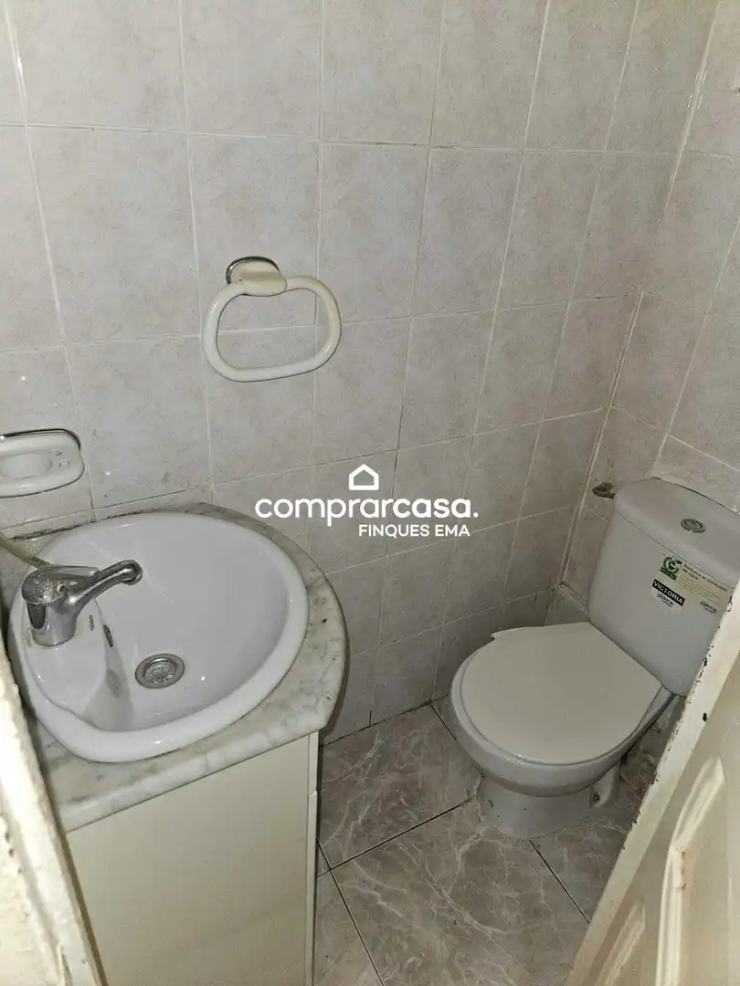 Baño de Piso en venta en Barcelona con Balcón