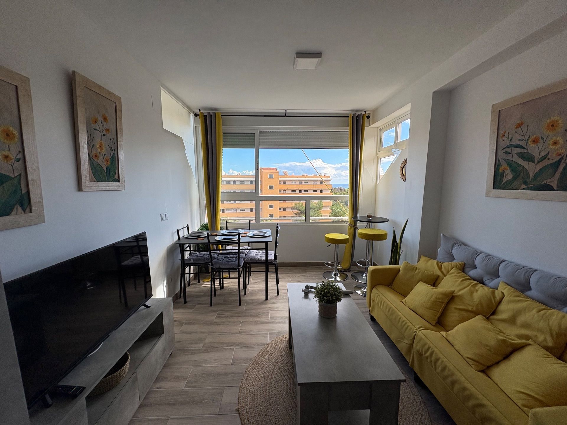 Sala d'estar de Pis en venda en Guardamar del Segura amb Aire condicionat, Calefacció i Moblat