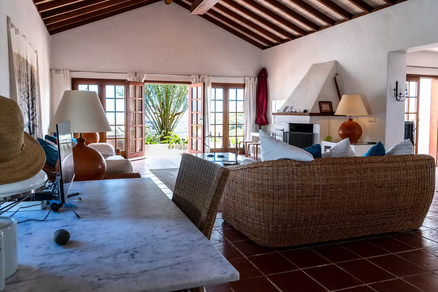 Sala d'estar de Casa o xalet en venda en Teguise amb Jardí privat, Terrassa i Moblat