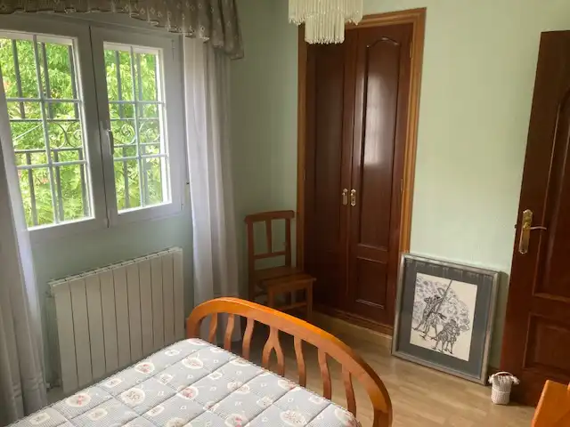 Dormitori de Casa o xalet en venda en Olías del Rey amb Aire condicionat, Calefacció i Jardí privat
