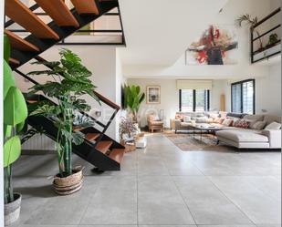 Sala d'estar de Casa o xalet en venda en Sagunto / Sagunt amb Aire condicionat, Calefacció i Jardí privat