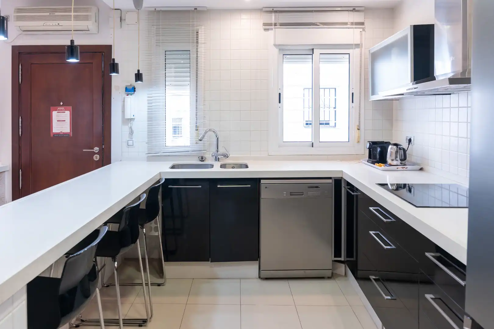 Kitchen of Flat for sale in Sevilla  with Air Conditioner, Heating and Parquet flooring