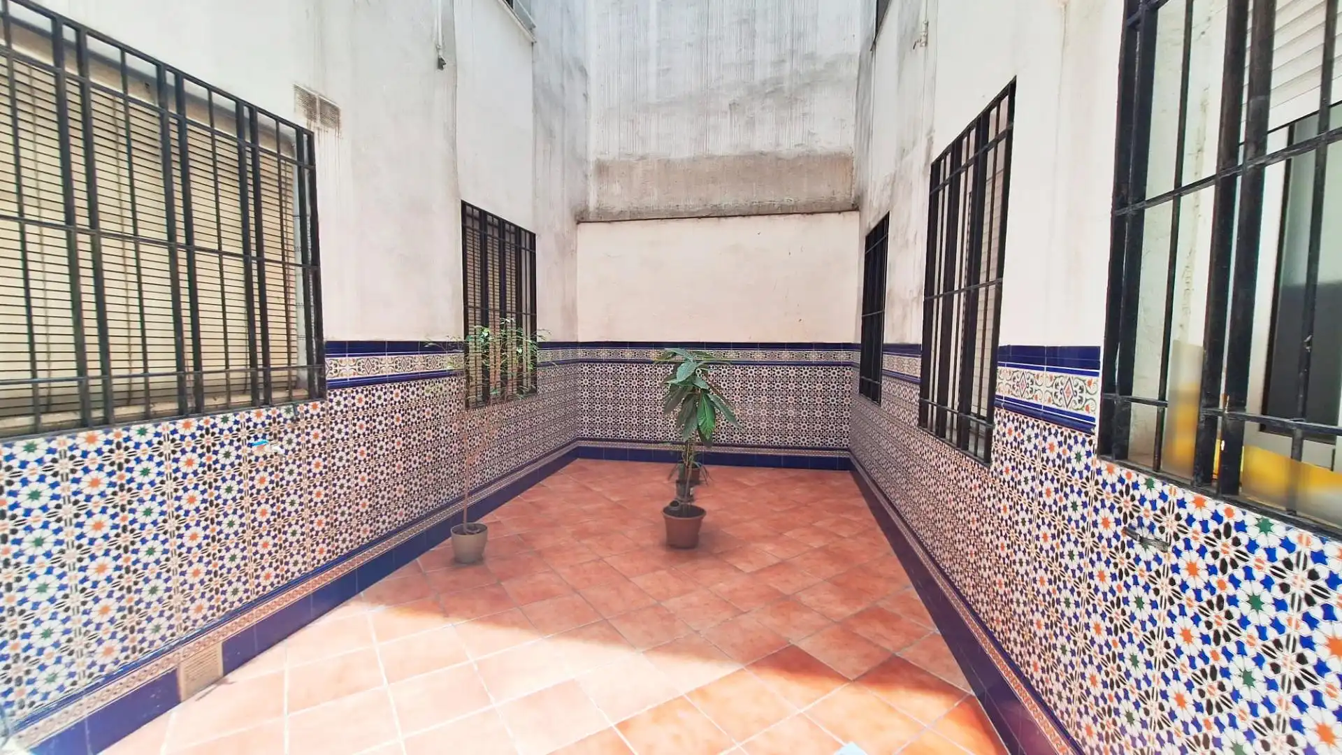 Exterior view of Flat for sale in Córdoba  with Air Conditioner, Heating and Furnished