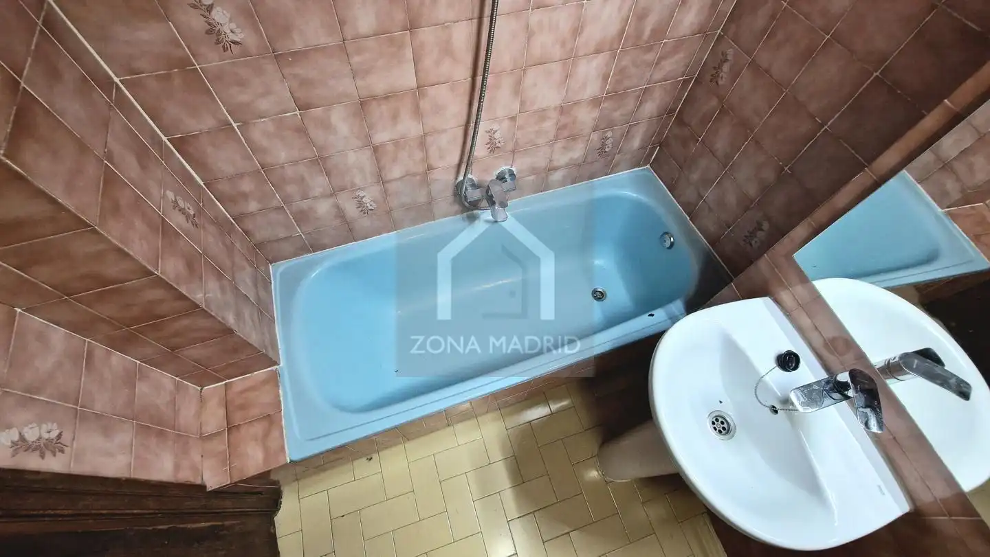 Bathroom of Flat for sale in Tetuán