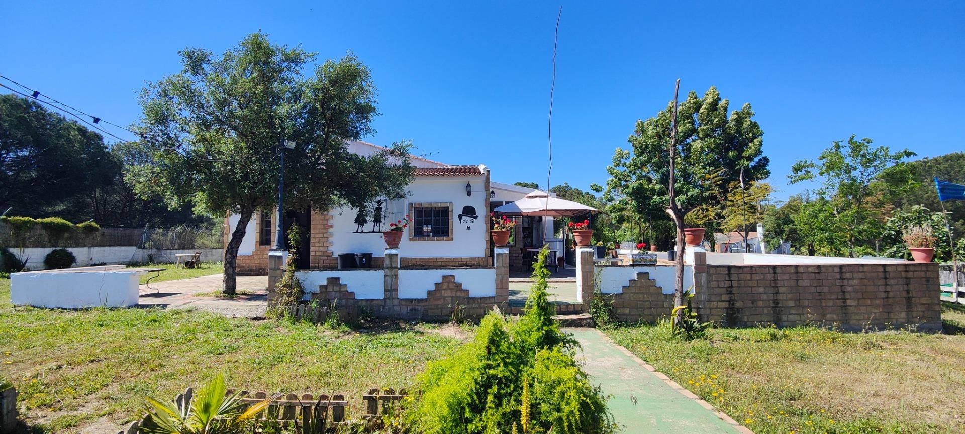 Vista exterior de Finca rústica en venda en Lucena del Puerto amb Aire condicionat, Calefacció i Jardí privat