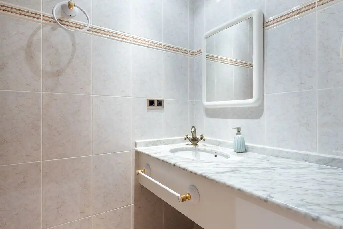 Bathroom of Houses for sale in Torrent  with Air Conditioner, Heating and Private garden