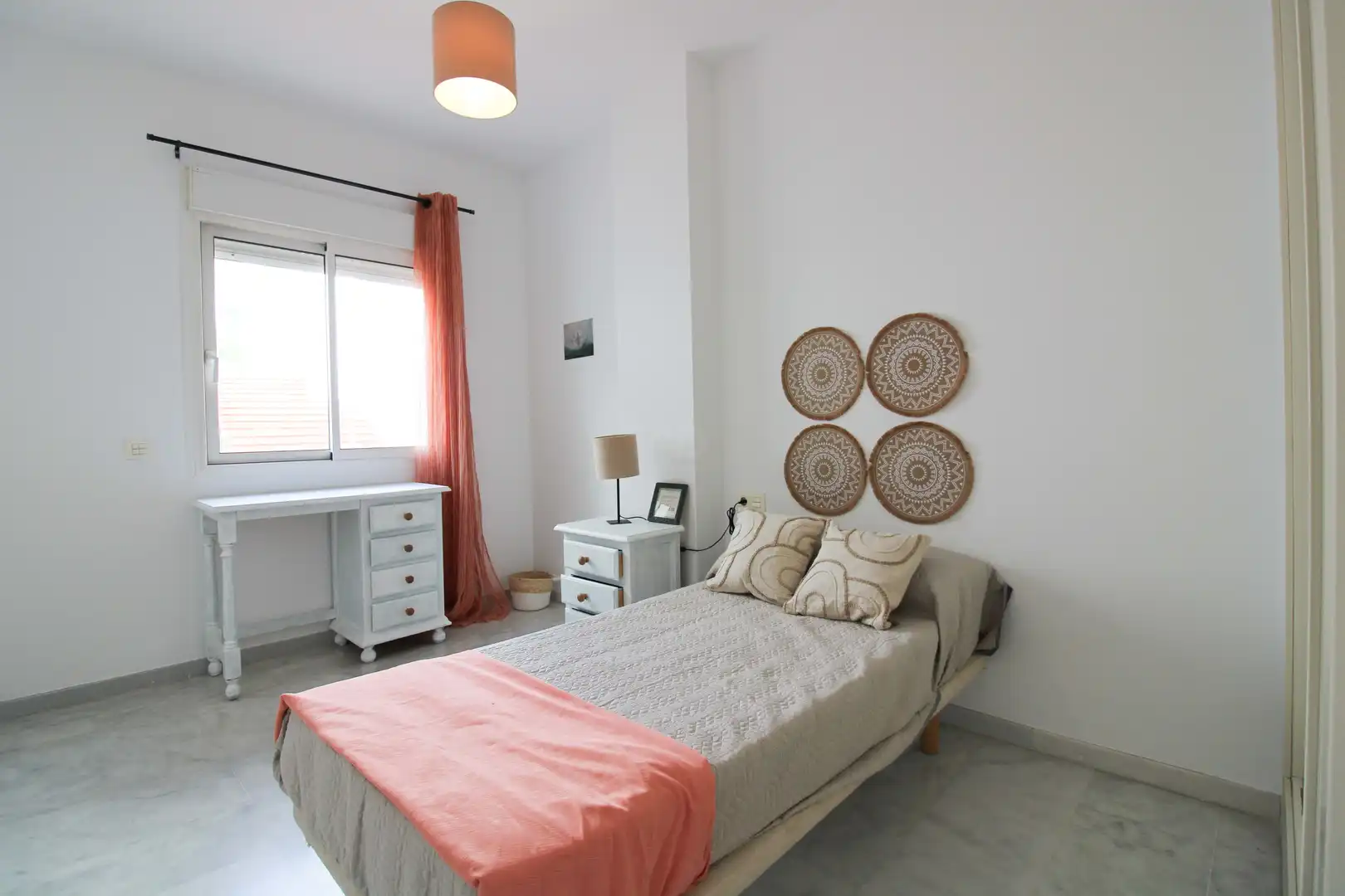 Bedroom of Flat for sale in Estepona  with Air Conditioner, Heating and Terrace