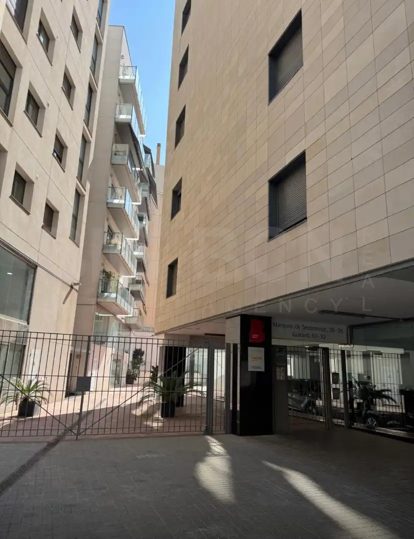 Vista exterior de Piso en venta en Barcelona con Aire acondicionado, Calefacción y Parquet
