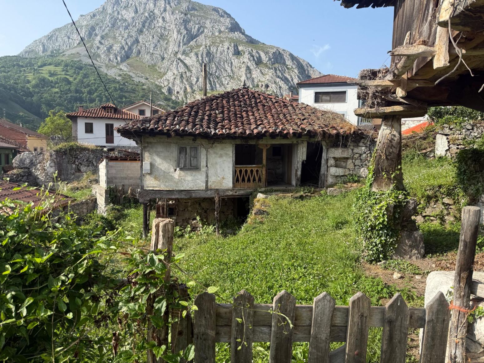 Vista exterior de Casa o xalet en venda en Teverga amb Jardí privat