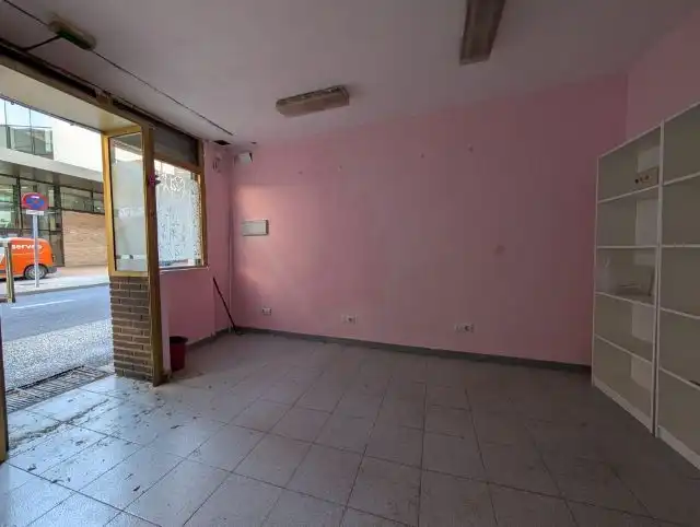 Geschaftsraum zur Miete in Zaragoza