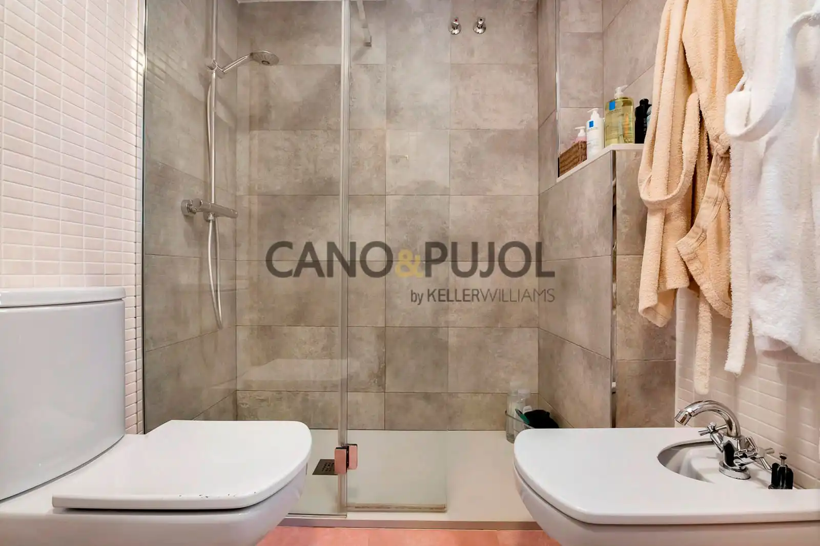 Baño de Piso en venta en Rubí con Aire acondicionado, Calefacción y Terraza