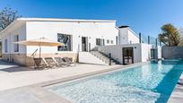 Exterior view of House or chalet for sale in Villaviciosa de Odón  with Air Conditioner, Heating and Private garden