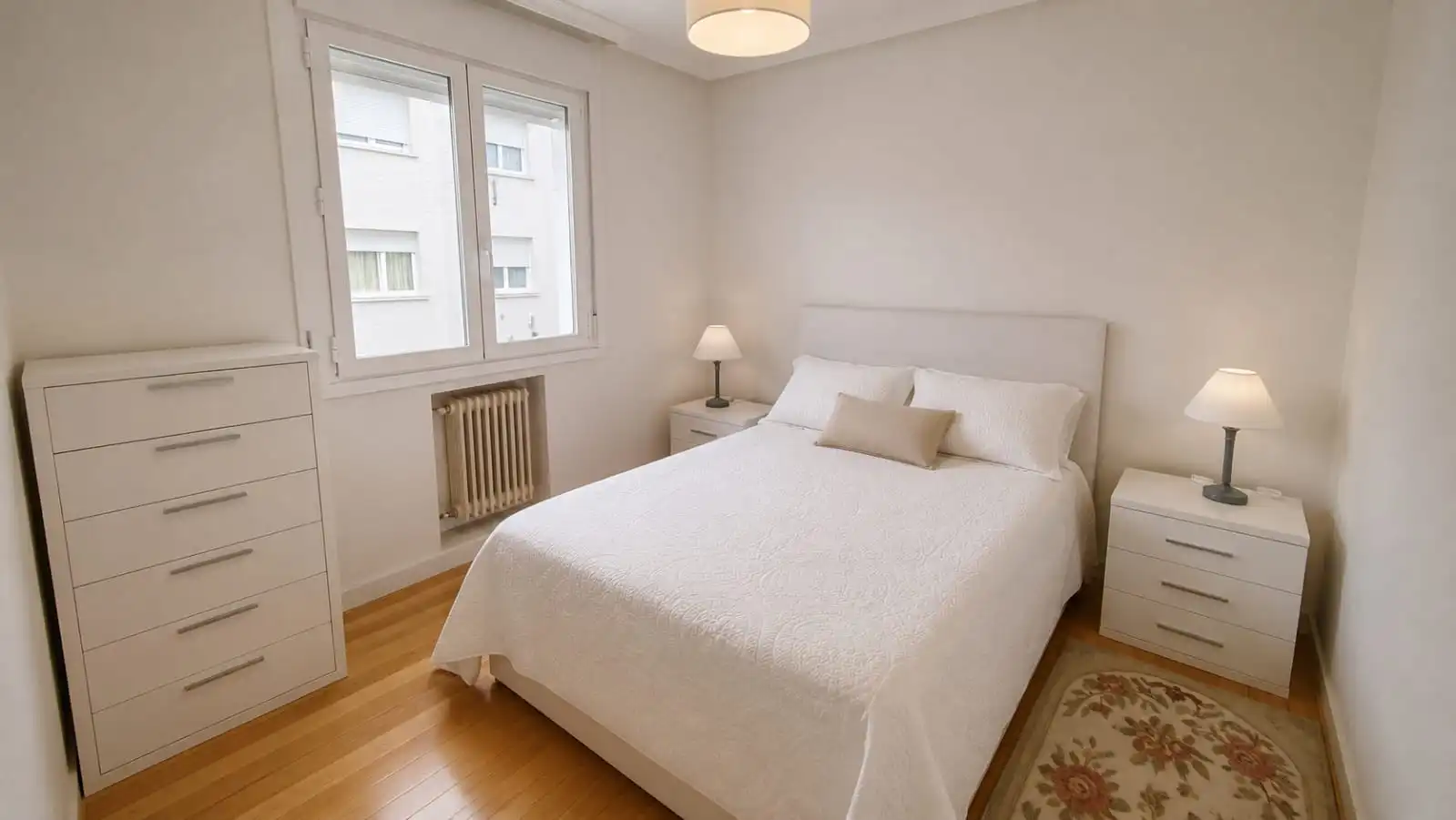 Schlafzimmer von Wohnung zur Miete in Bilbao  mit Heizung, Parkett und Terrasse