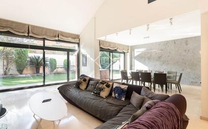 Living room of House or chalet for sale in Sant Cugat del Vallès  with Air Conditioner, Heating and Private garden