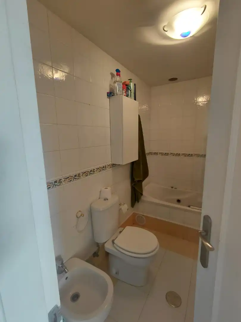 Baño de Apartamento en venta en Oleiros con Calefacción, Jardín privado y Parquet