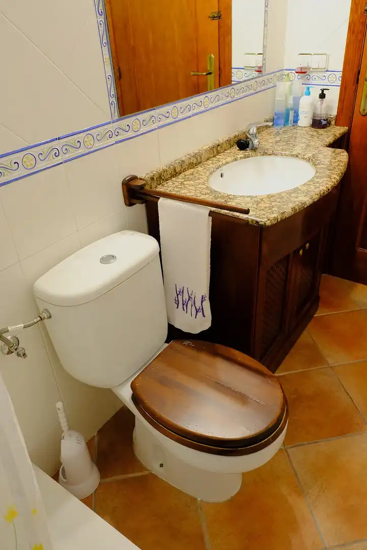 Bany de Casa o xalet en venda en Orihuela amb Aire condicionat, Jardí privat i Terrassa