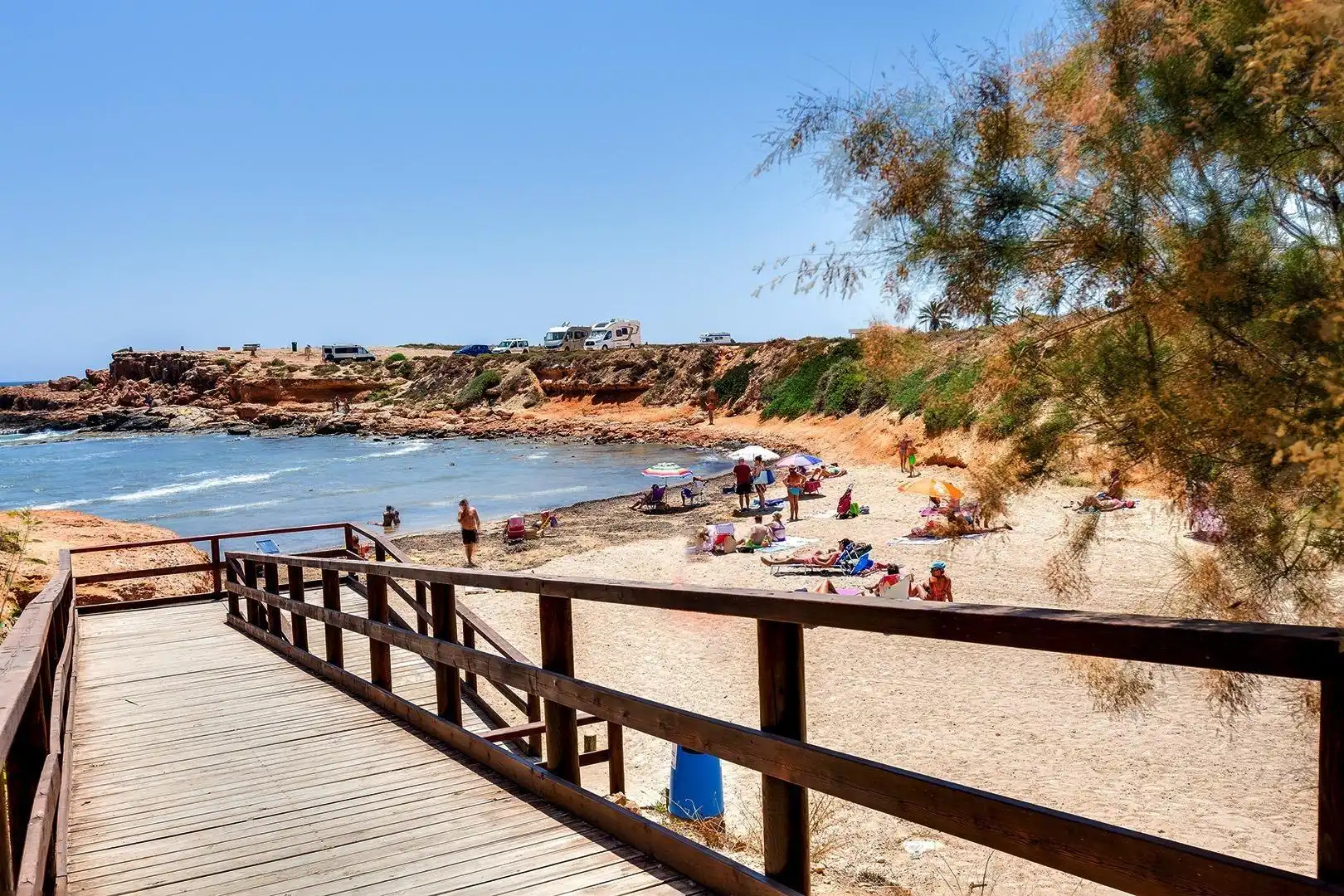 Vista exterior de Casa o xalet en venda en Torrevieja amb Aire condicionat, Calefacció i Jardí privat
