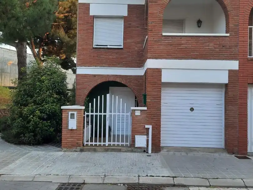 Vista exterior de Casa o chalet en venta en Montmeló con Terraza y Balcón