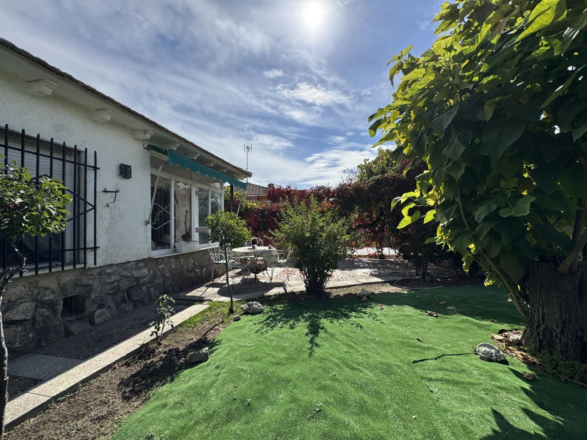 Jardí de Casa adosada en venda en Blascosancho amb Calefacció, Jardí privat i Piscina comunitària