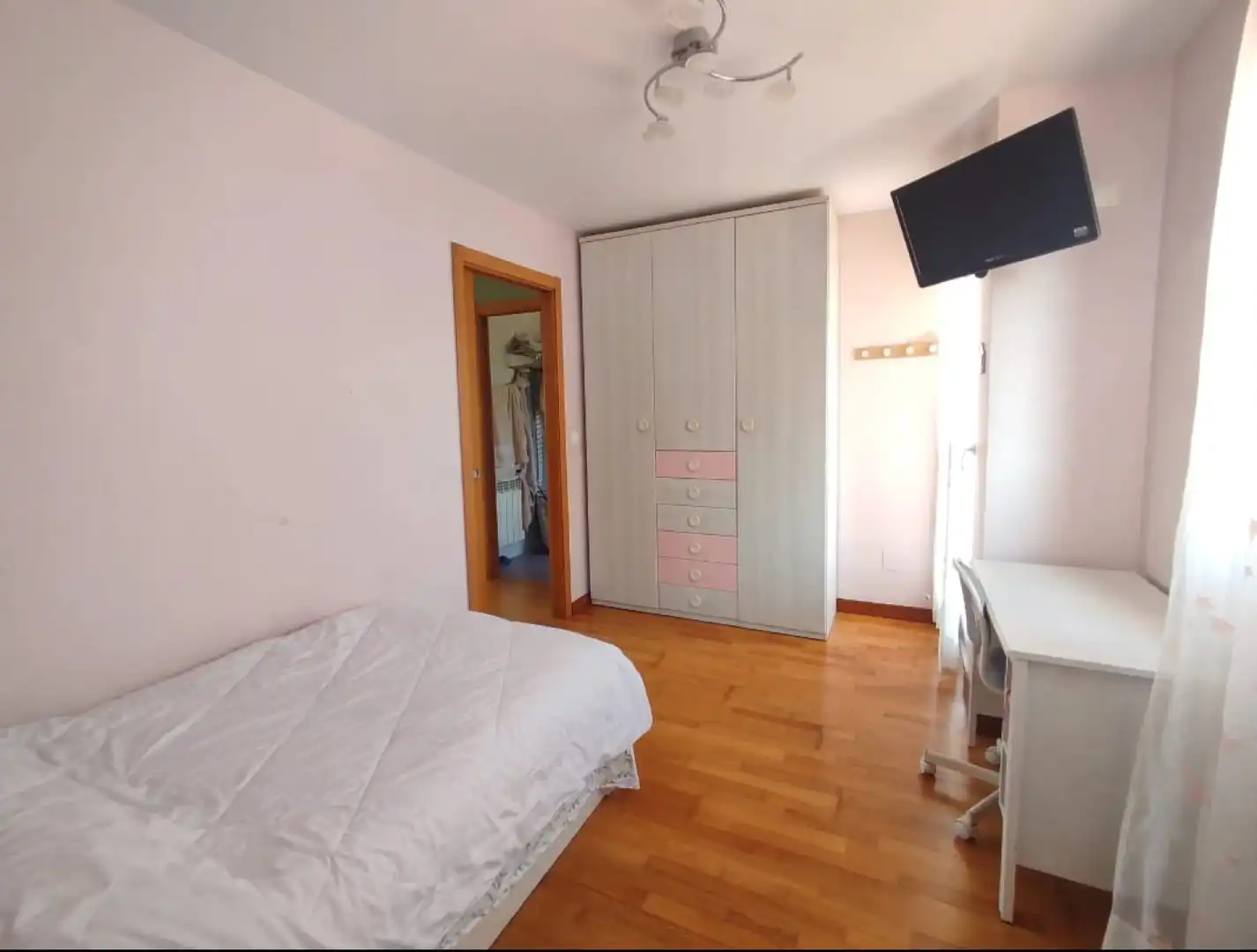 Habitación de Casa adosada en venta en Penagos con Calefacción, Jardín privado y Parquet