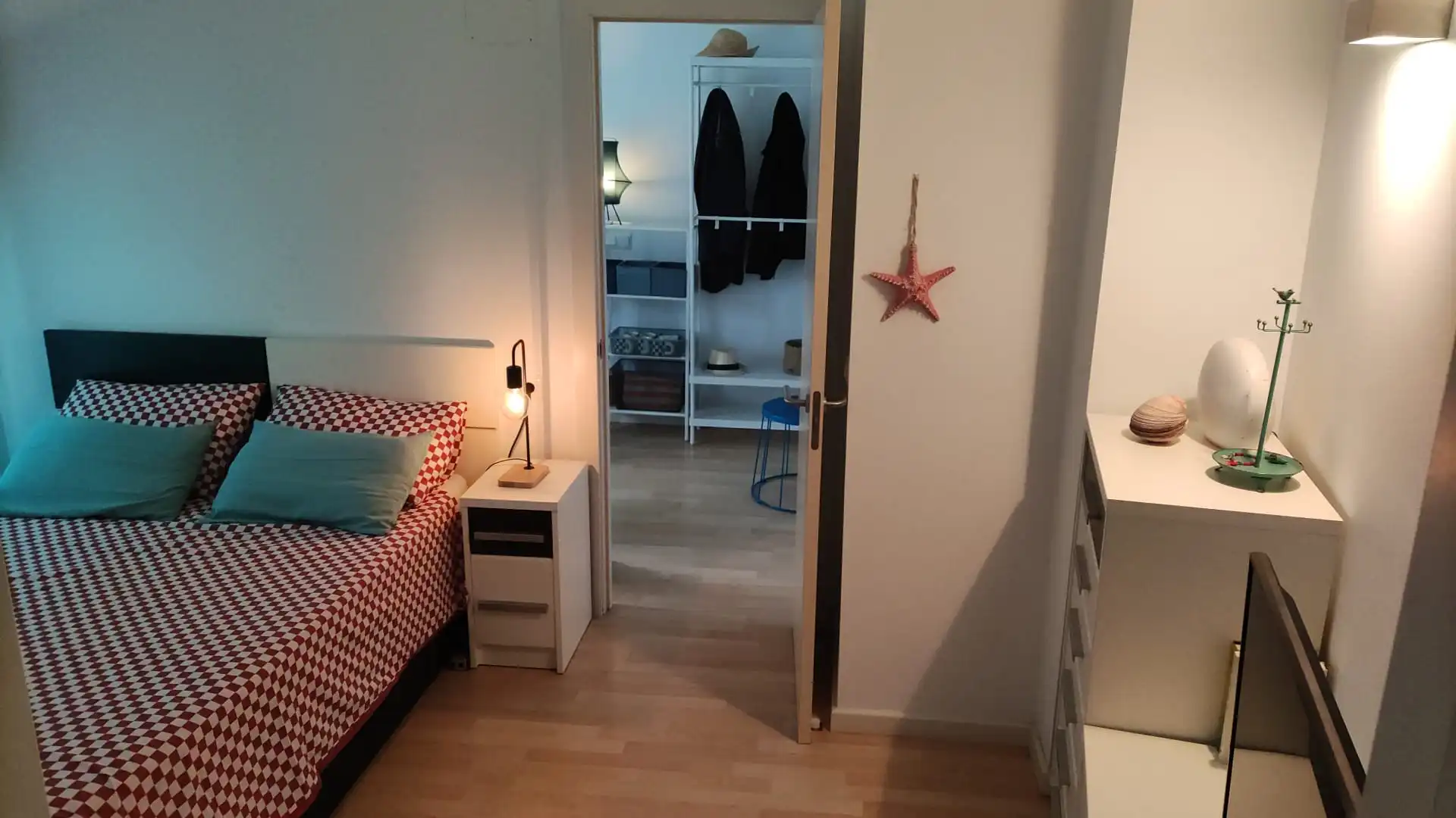 Schlafzimmer von Maisonette zur Miete in Palamós mit Klimaanlage, Terrasse und Möbliert