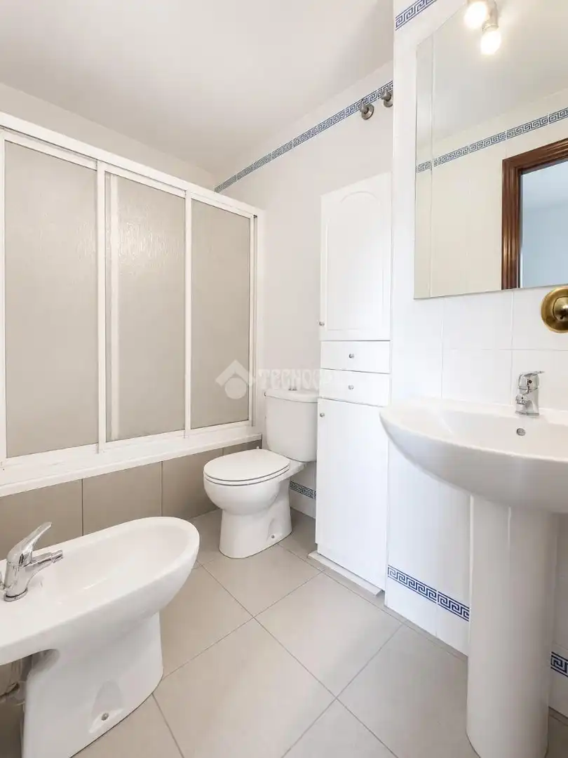 Baño de Piso en venta en Sevilla con Aire acondicionado