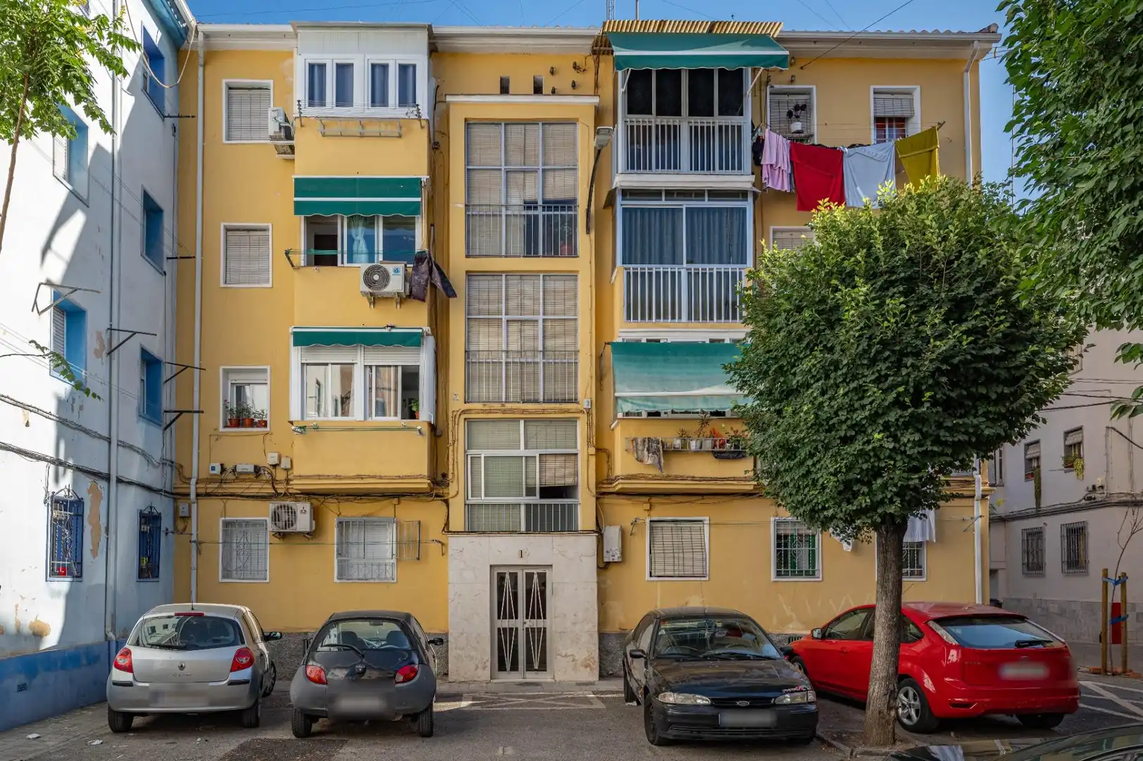 Vista exterior de Pis en venda en Granada amb Aire condicionat