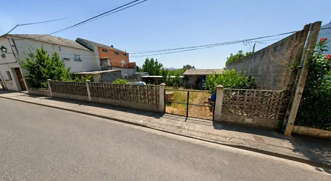 Terreny residencial en venda a Calle los Poliñeiros