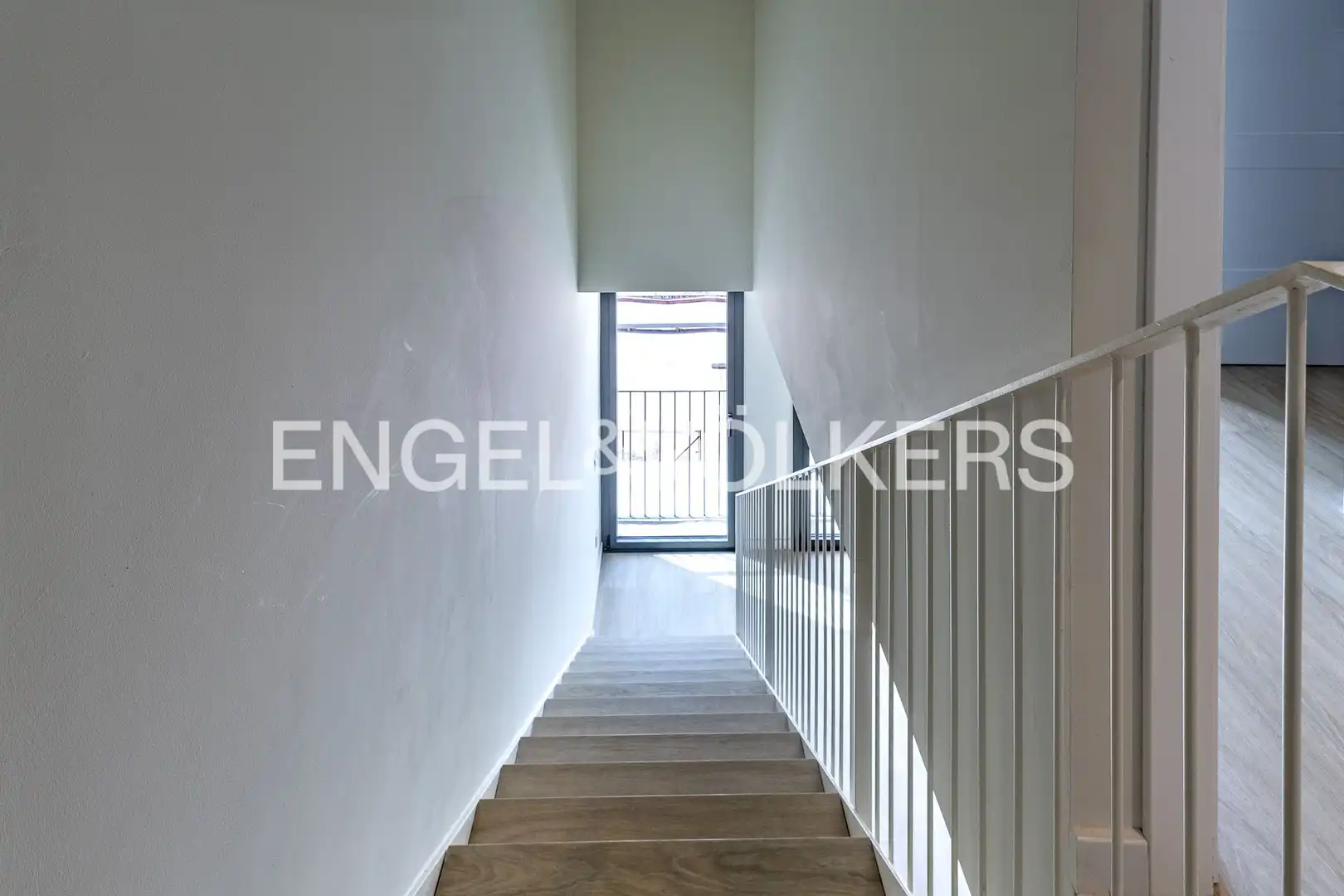 Maisonette zum Verkauf in Barcelona mit Klimaanlage, Heizung und Parkett