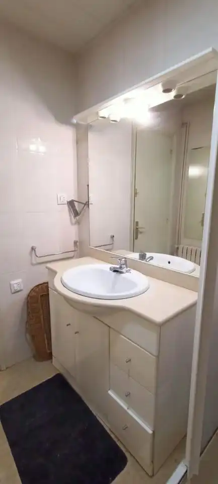 Baño de Piso de alquiler en Terrassa con Amueblado