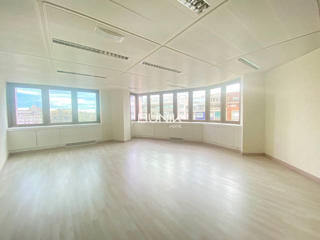 Oficina en Alquiler en Francesc Macia en Barri de les Corts