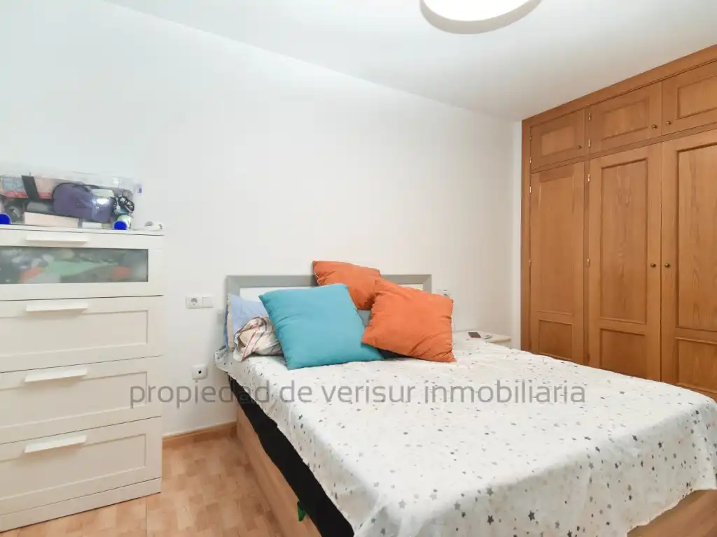 Schlafzimmer von Wohnungen zur Miete in Águilas mit Balkon