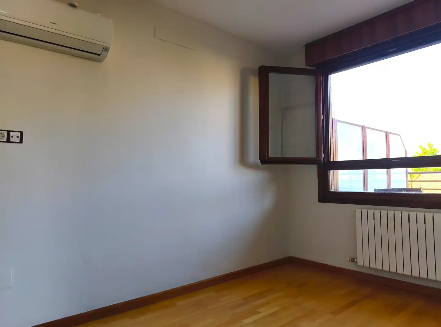Habitación de Casa o chalet en venta en Zaragoza con Aire acondicionado, Jardín privado y Parquet