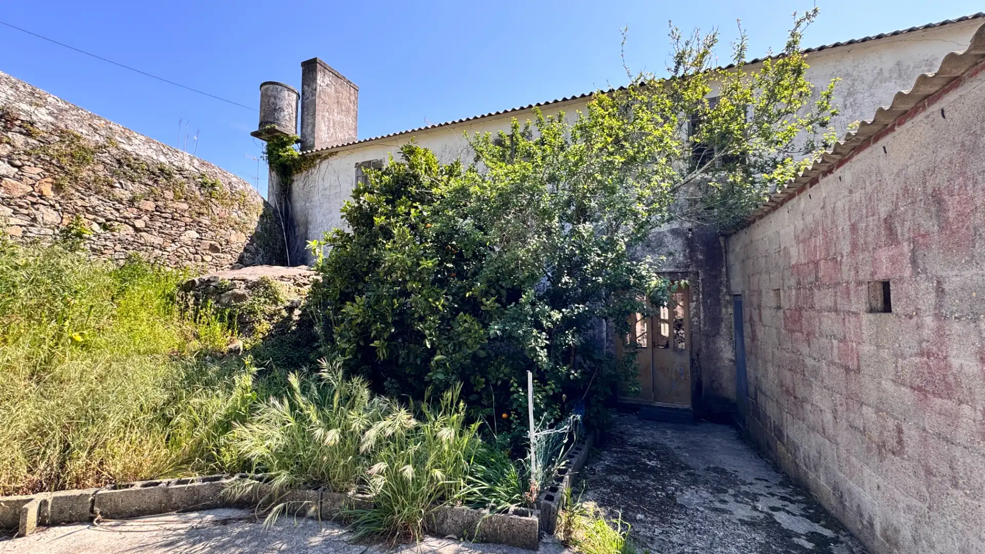 Vista exterior de Casa o chalet de alquiler en Carballo con Parquet, Trastero y Amueblado