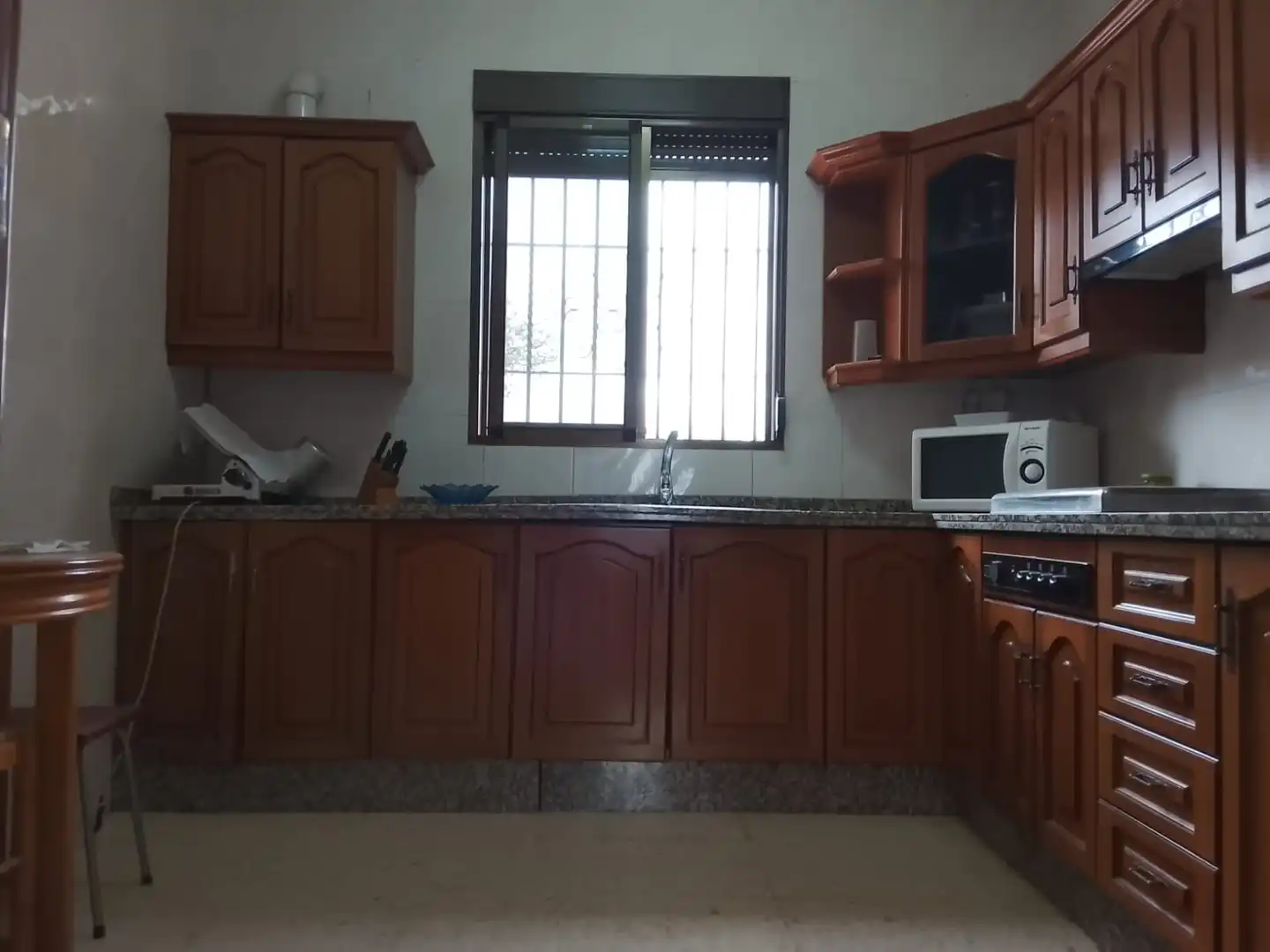 Cuina de Finca rústica en venda en Córdoba amb Aire condicionat, Calefacció i Jardí privat
