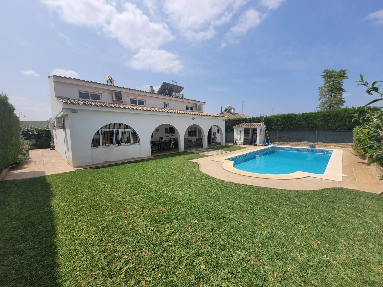 Piscina de Casa o chalet en venta en Espartinas con Aire acondicionado, Jardín privado y Trastero