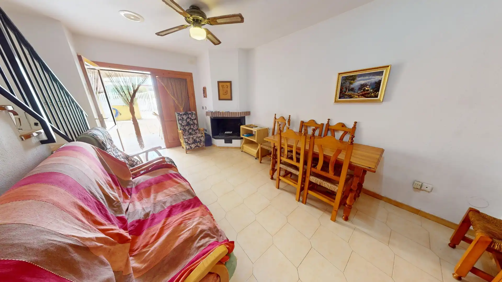 Sala d'estar de Casa o xalet en venda en Los Alcázares amb Aire condicionat, Terrassa i Moblat