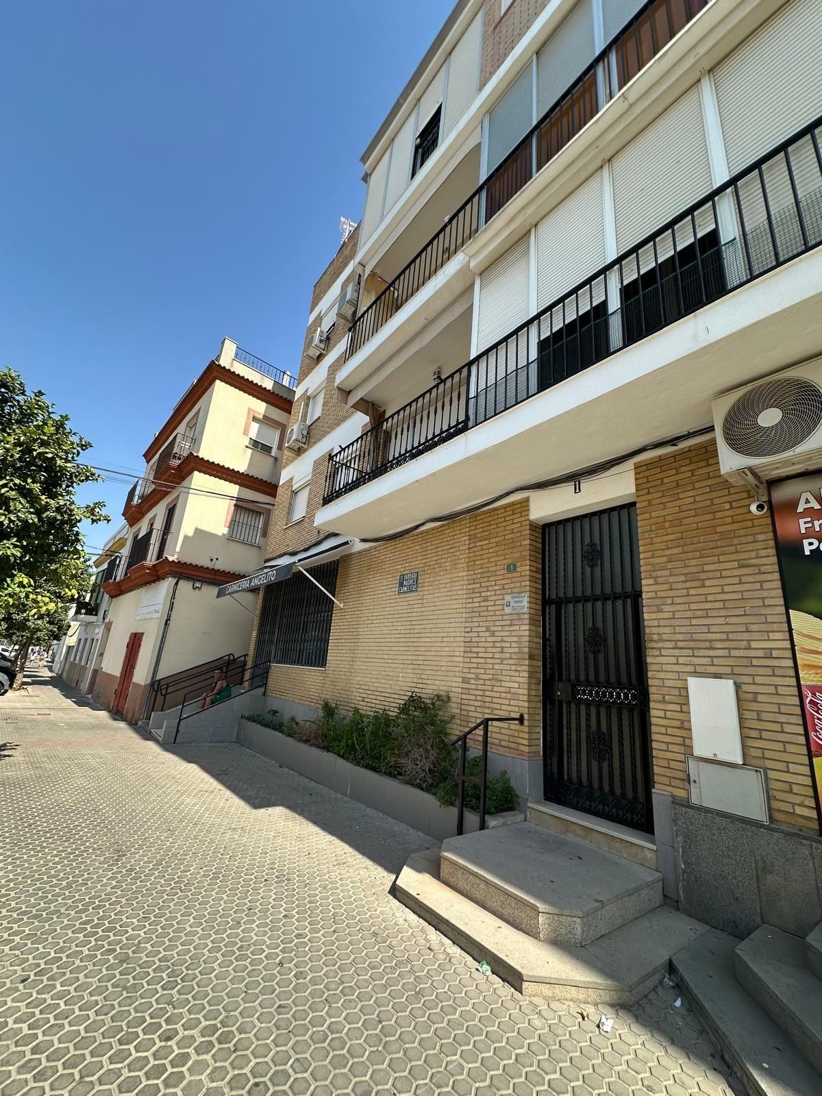Vista exterior de Piso en venta en Utrera
