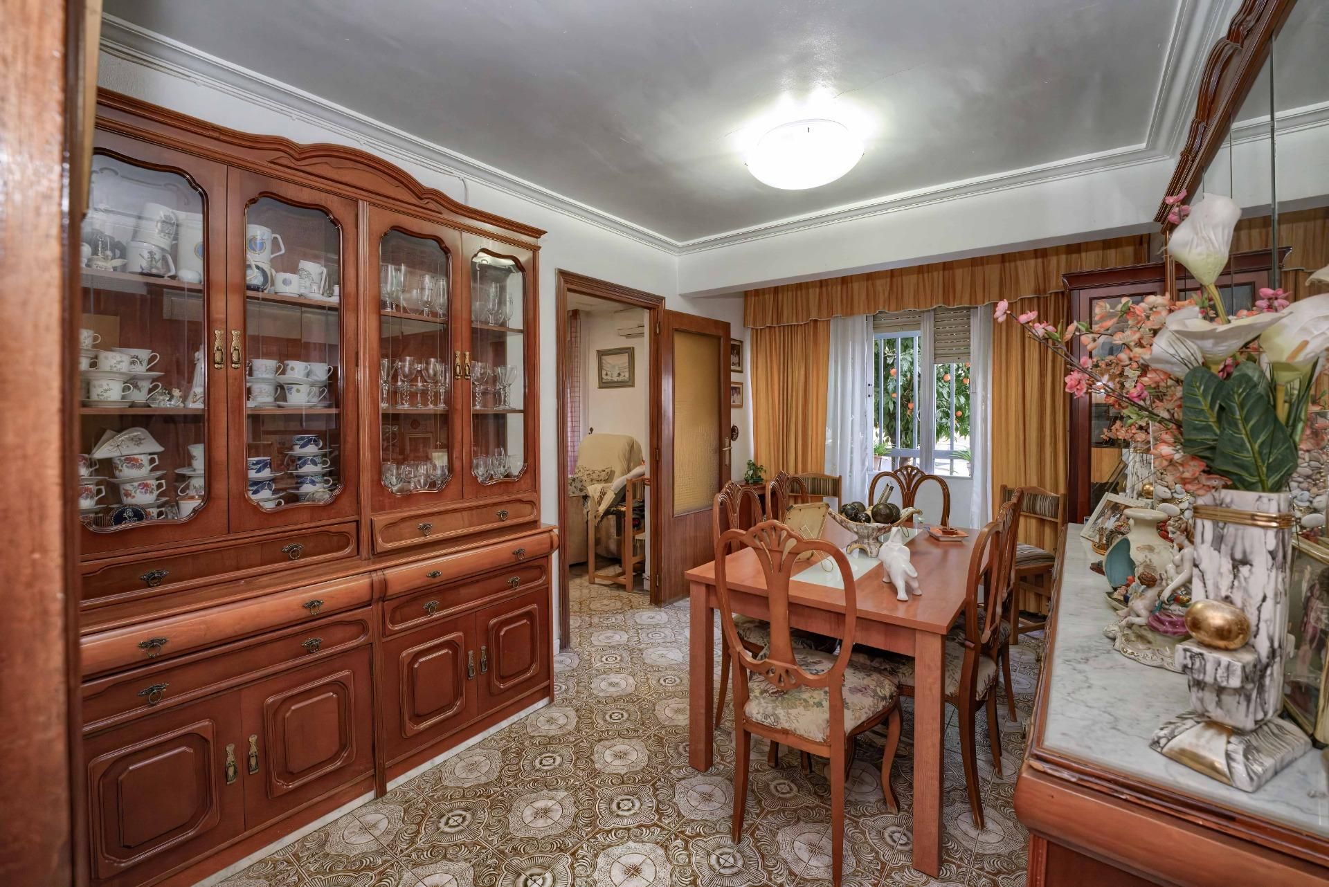 Dining room of Flat for sale in  Sevilla Capital