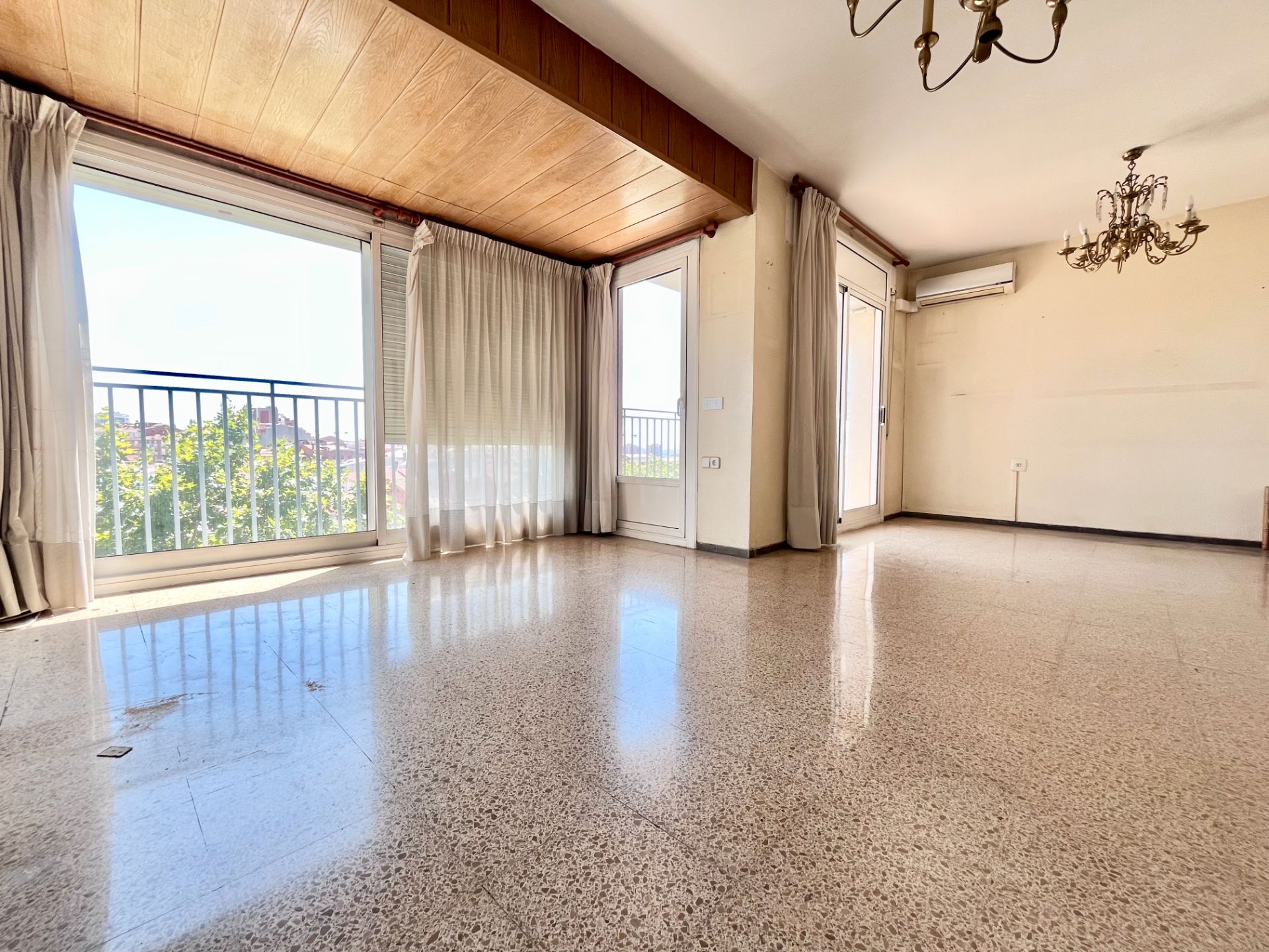 Sala de estar de Piso en venta en Terrassa con Aire acondicionado, Calefacción y Balcón