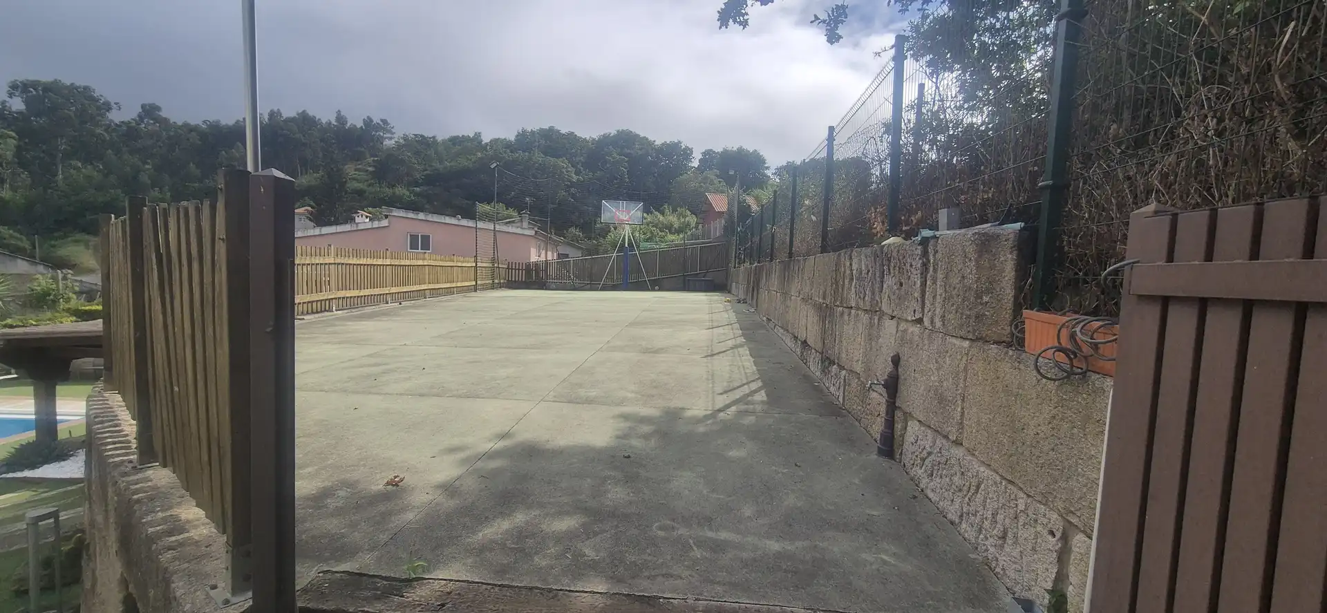 Parking de Casa o chalet en venta en Vigo  con Aire acondicionado, Calefacción y Jardín privado