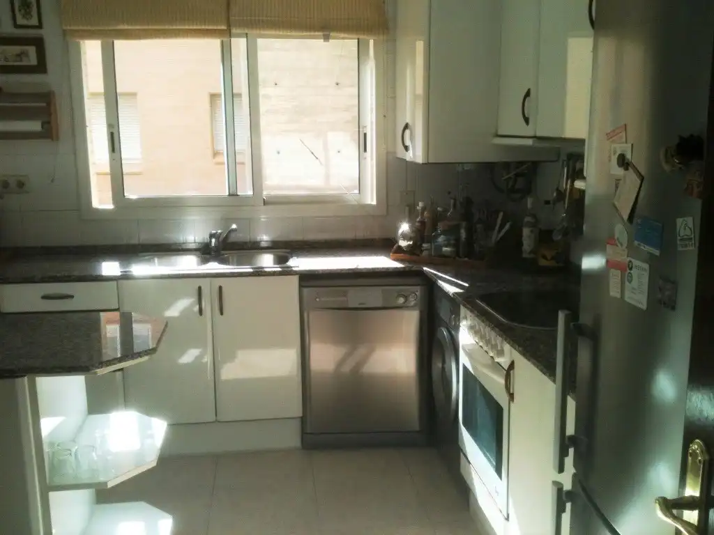 Cocina de Piso de alquiler en Sant Cugat del Vallès con Calefacción, Terraza y Horno